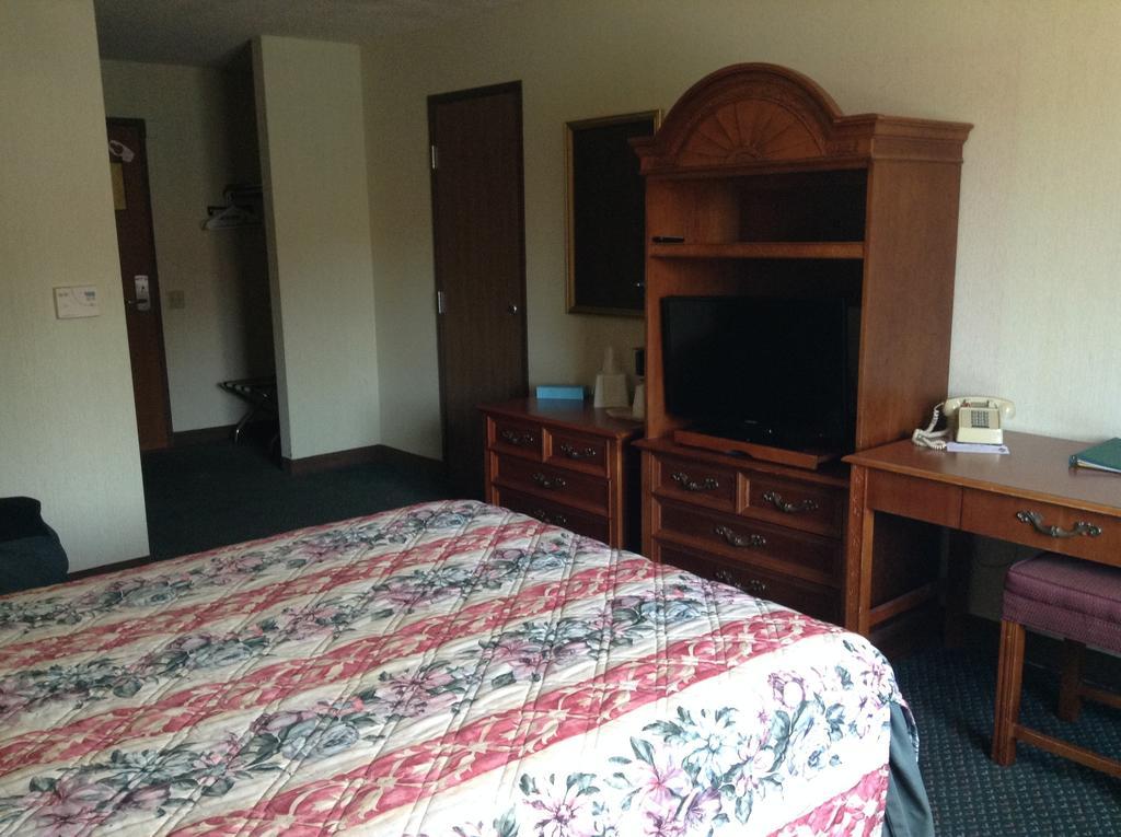 Americinn And Suites By Wyndham Delafield-Waukesha-Milwaukee Dış mekan fotoğraf