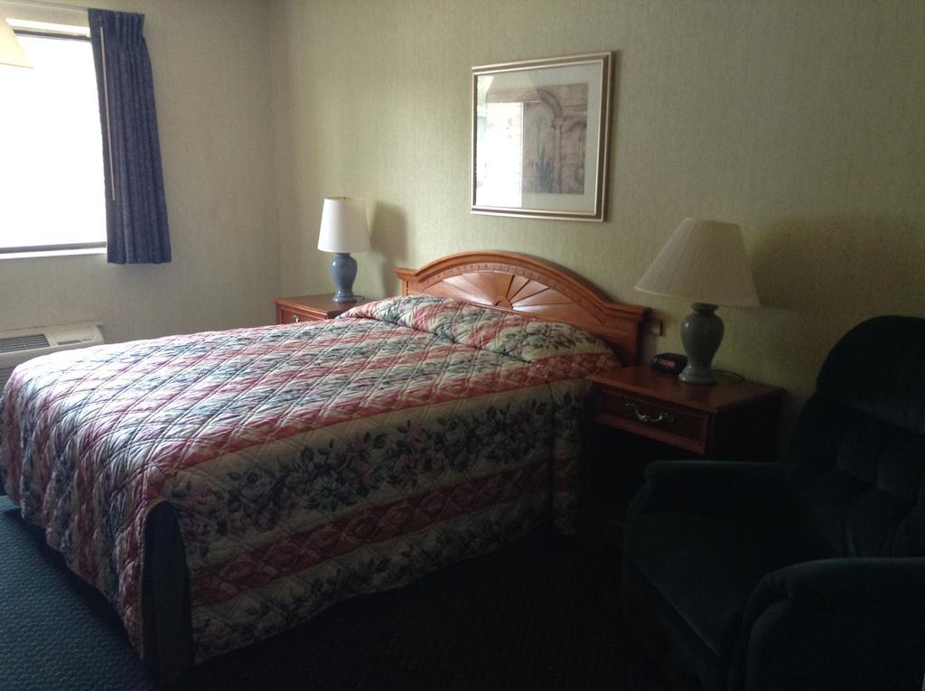 Americinn And Suites By Wyndham Delafield-Waukesha-Milwaukee Dış mekan fotoğraf