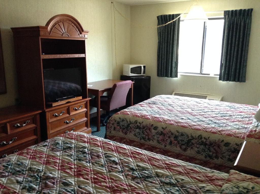 Americinn And Suites By Wyndham Delafield-Waukesha-Milwaukee Dış mekan fotoğraf