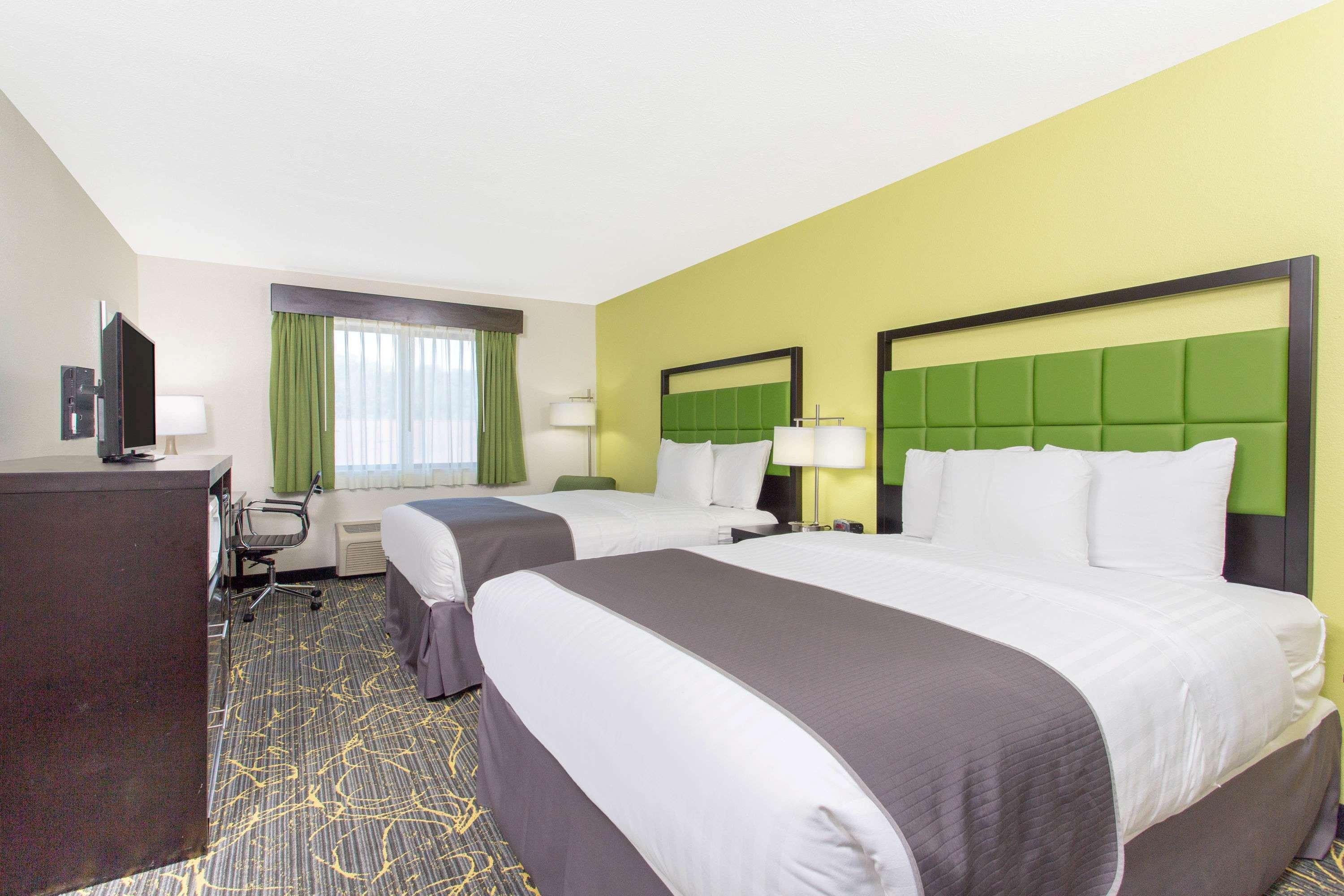 Americinn And Suites By Wyndham Delafield-Waukesha-Milwaukee Dış mekan fotoğraf