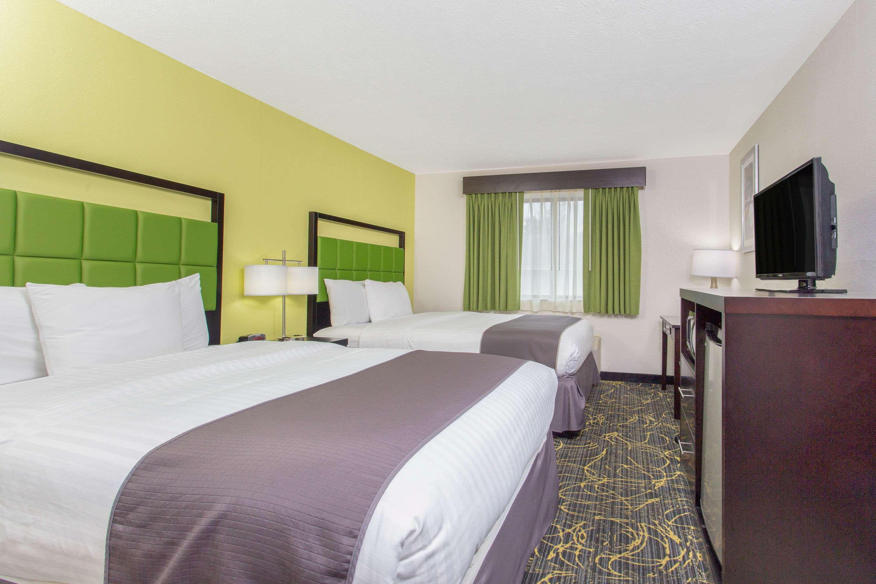 Americinn And Suites By Wyndham Delafield-Waukesha-Milwaukee Dış mekan fotoğraf