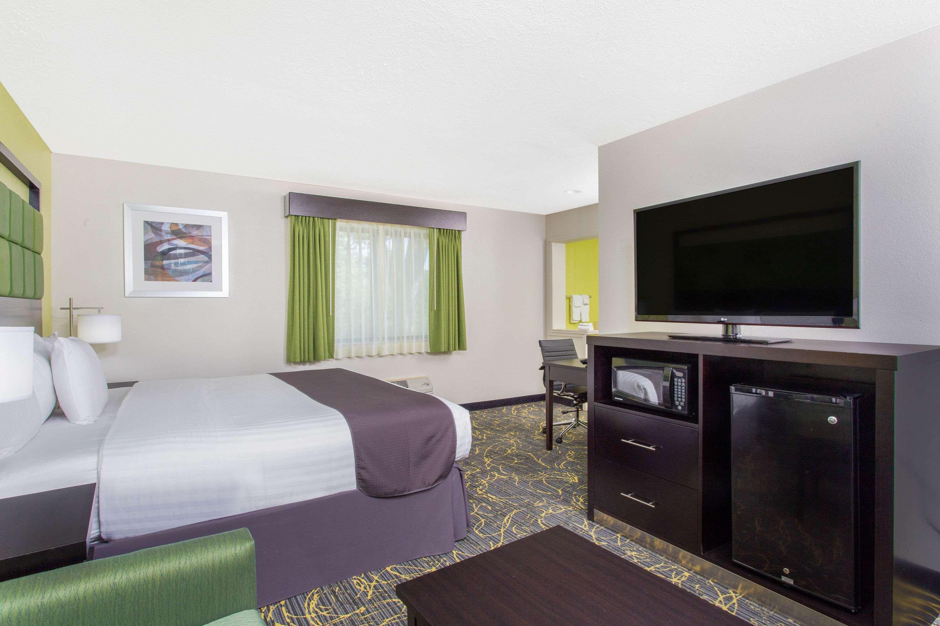 Americinn And Suites By Wyndham Delafield-Waukesha-Milwaukee Dış mekan fotoğraf
