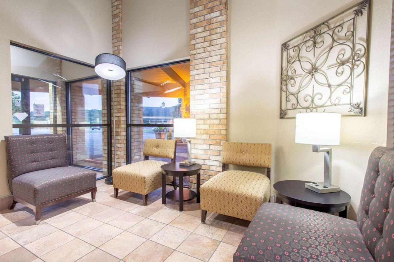 Americinn And Suites By Wyndham Delafield-Waukesha-Milwaukee Dış mekan fotoğraf