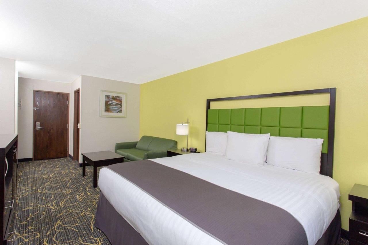 Americinn And Suites By Wyndham Delafield-Waukesha-Milwaukee Dış mekan fotoğraf