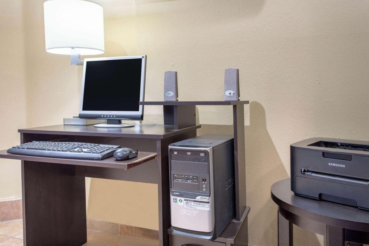 Americinn And Suites By Wyndham Delafield-Waukesha-Milwaukee Dış mekan fotoğraf