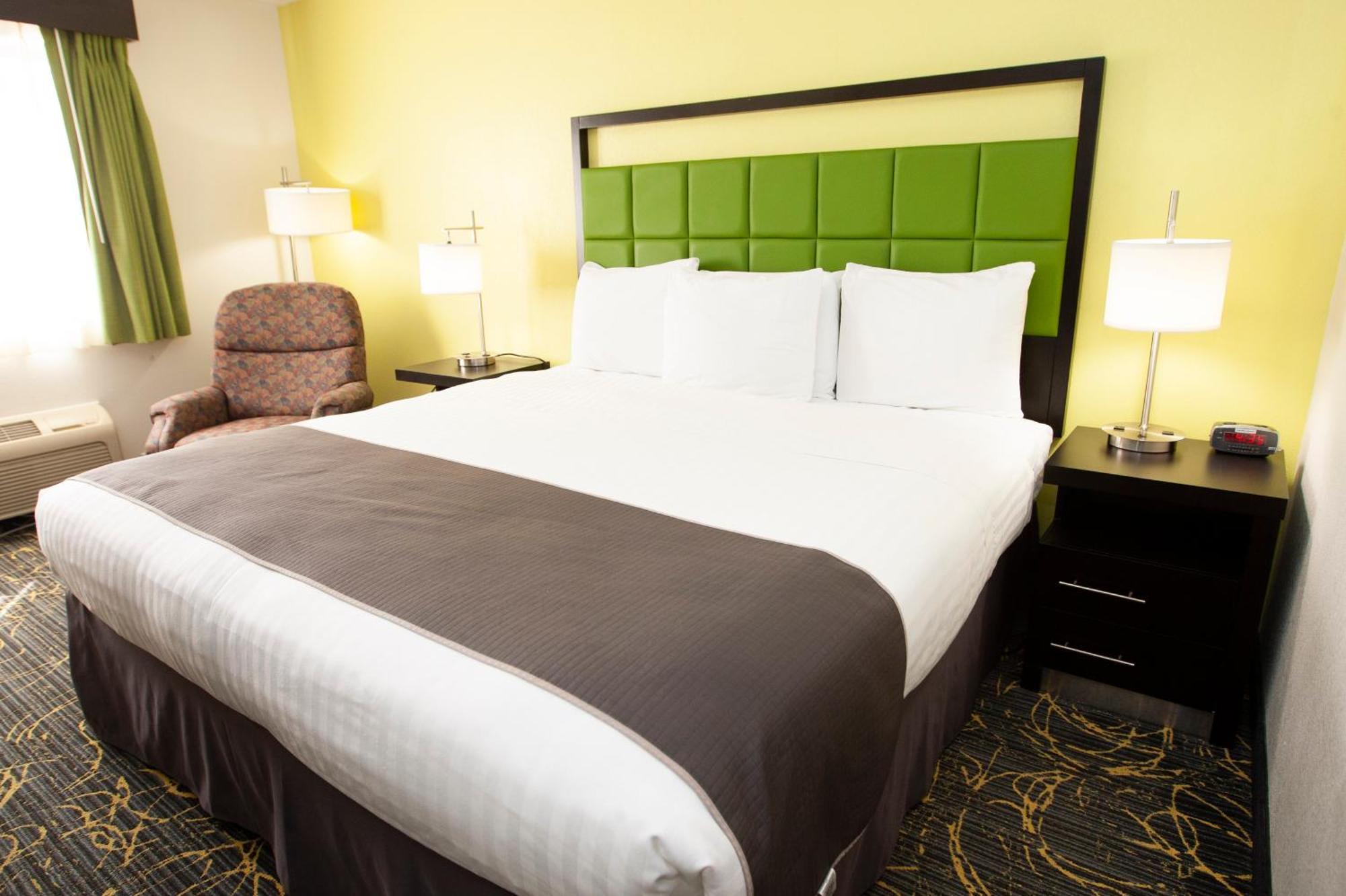 Americinn And Suites By Wyndham Delafield-Waukesha-Milwaukee Oda fotoğraf