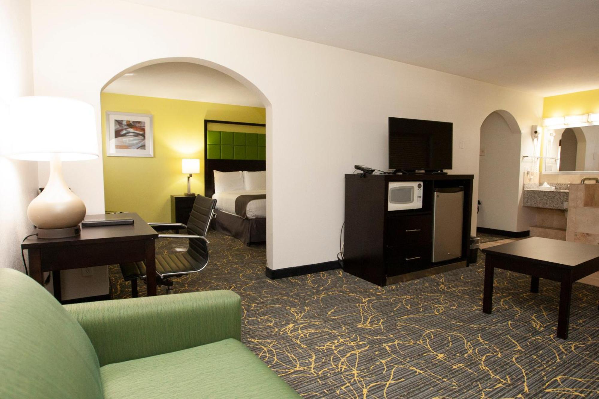 Americinn And Suites By Wyndham Delafield-Waukesha-Milwaukee Dış mekan fotoğraf