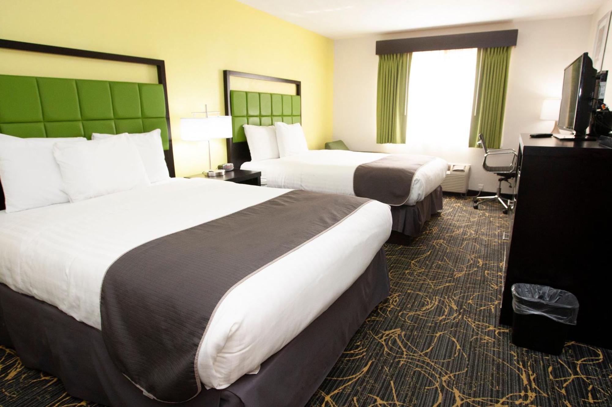 Americinn And Suites By Wyndham Delafield-Waukesha-Milwaukee Oda fotoğraf