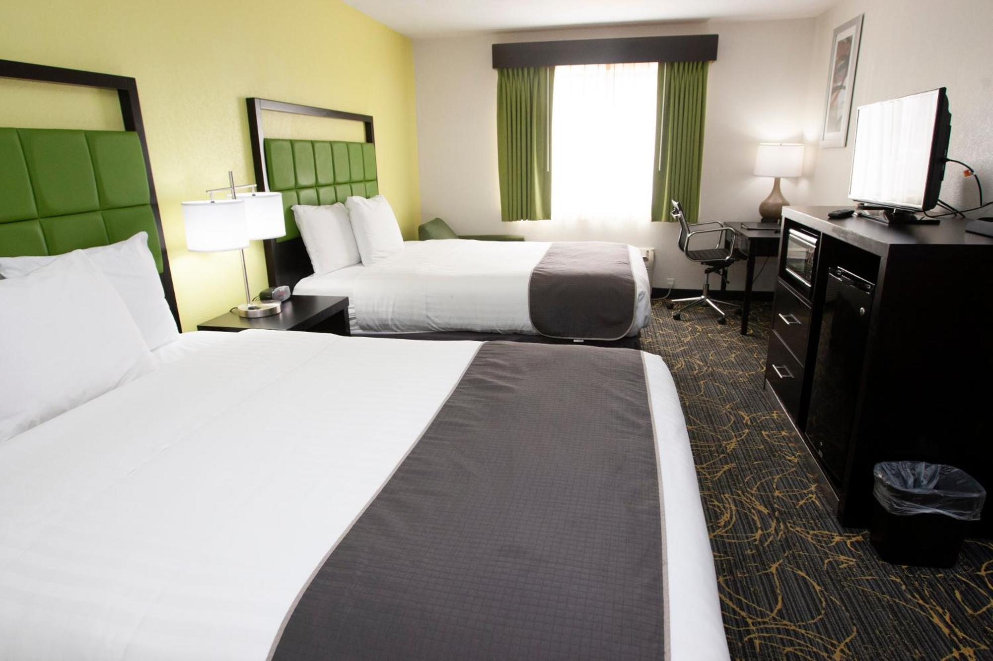 Americinn And Suites By Wyndham Delafield-Waukesha-Milwaukee Dış mekan fotoğraf