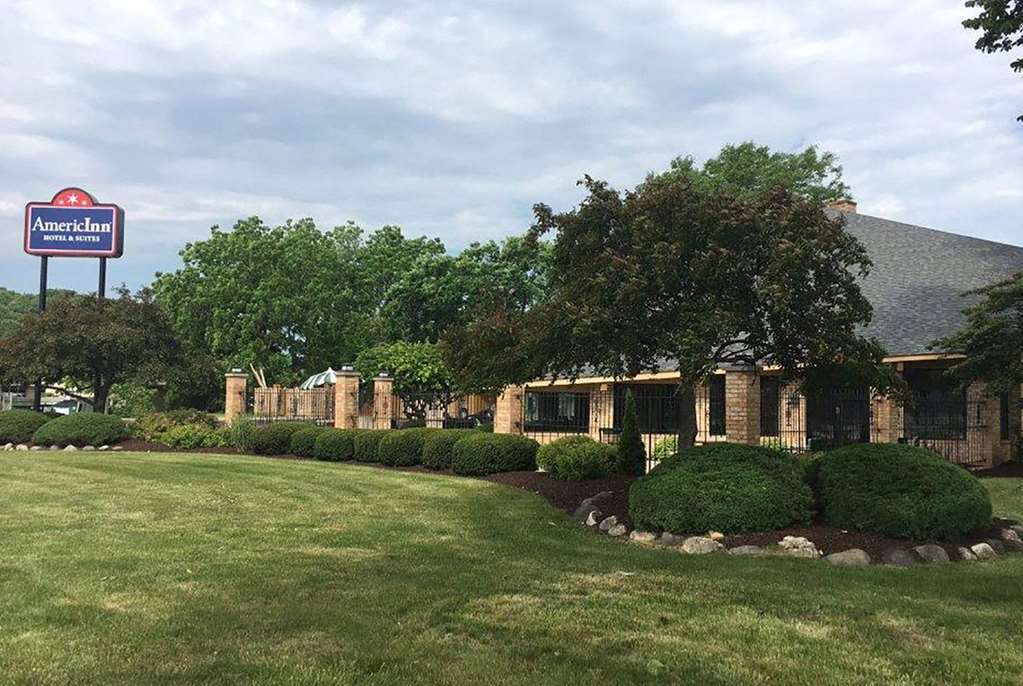 Americinn And Suites By Wyndham Delafield-Waukesha-Milwaukee Dış mekan fotoğraf